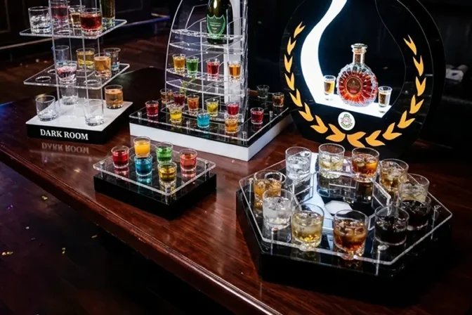 Acrylic Display Fixtures