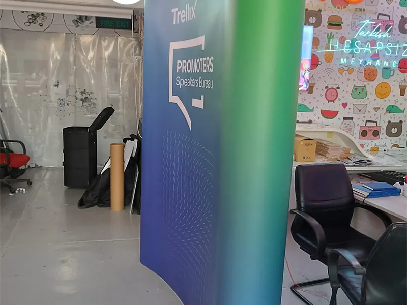Pop-Up Displays
